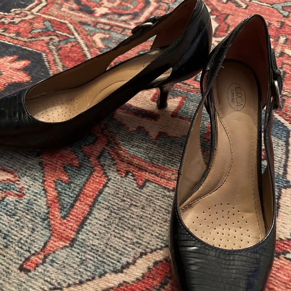 COPY - Circa Joan & David Black kitten heel shoes - Picture 5 of 5